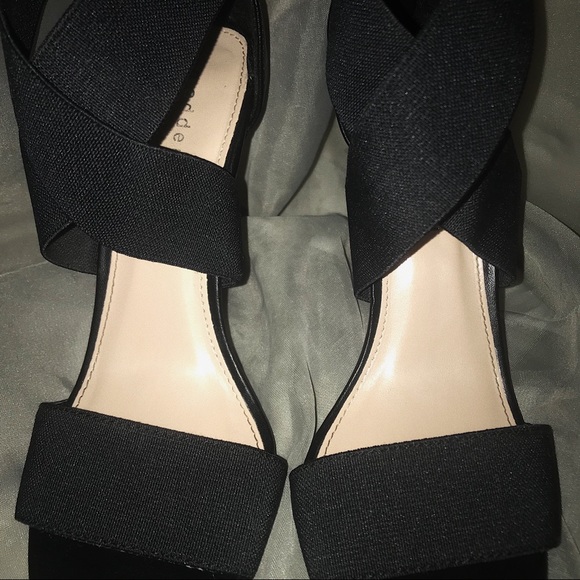 Black Heels - Picture 7 of 8